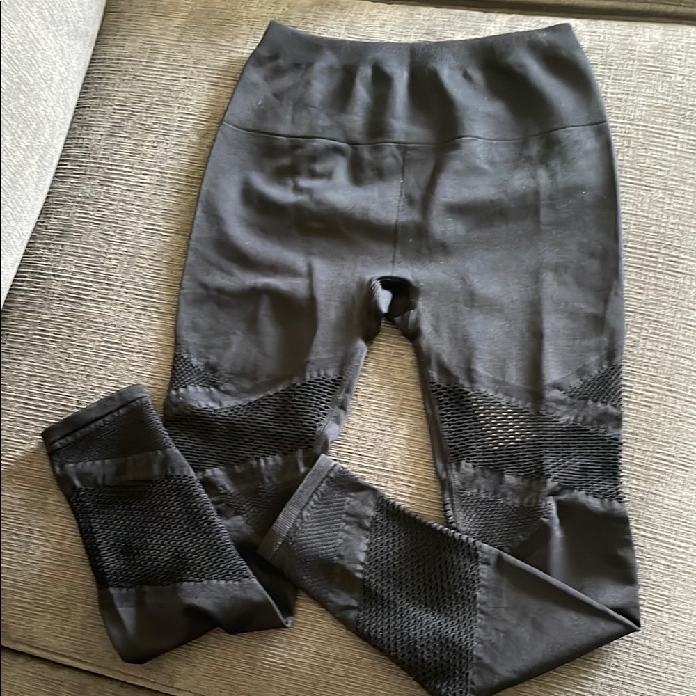 Fabletics Mosaic Black High waist leggings